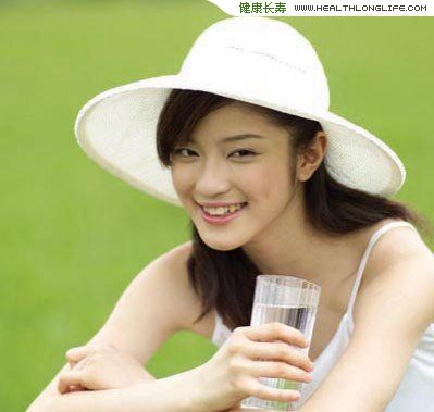 吃有含水的食物都能補水