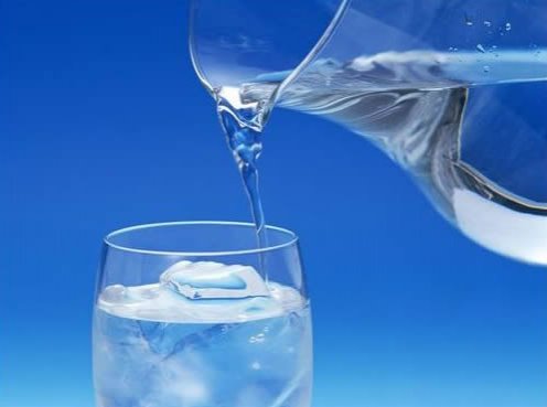 水健康常識：要喝什么水 怎樣喝水才健康呢