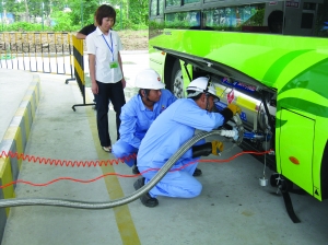 LNG公交車跑路不少更加環(huán)保