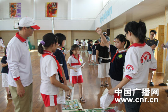 匯豐志愿者與蘇州新區(qū)實(shí)驗(yàn)小學(xué)共享環(huán)保活動(dòng)課