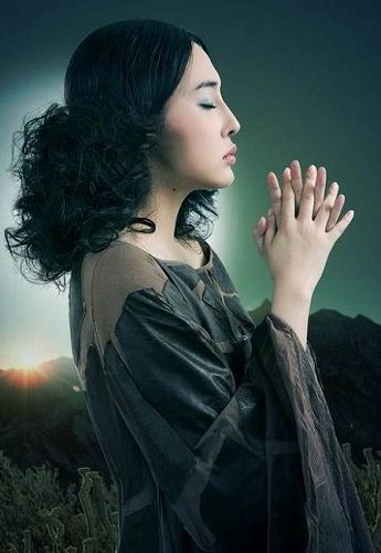 陳美行月下女神寫真祈禱環(huán)保