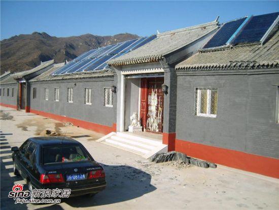 北京某建筑使用的太陽能裝置