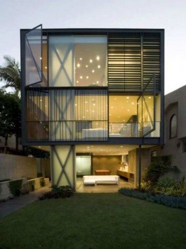 2.Hover House