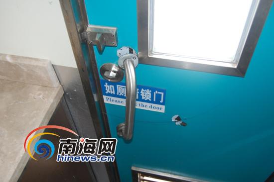 海口環(huán)保公廁門把遭破壞相關(guān)部門稱正積極解決