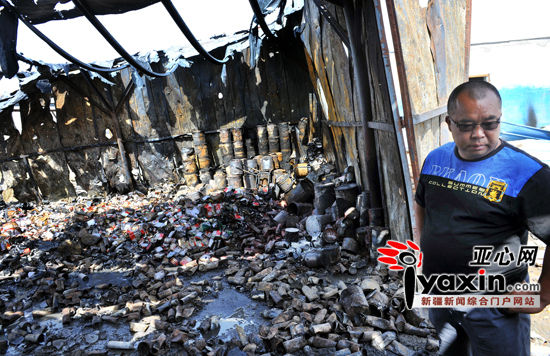 新疆烏魯木齊九家灣化工倉庫爆燃30萬元自噴漆燒毀