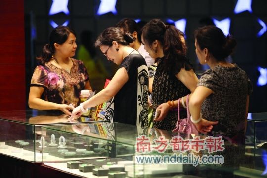 金飾取名“熱愛生命”珠寶展玩環(huán)保不含糊