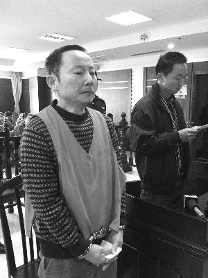 金壇落魄老板“潛伏”化工廠1年半時間生產(chǎn)1.6噸瘦肉精