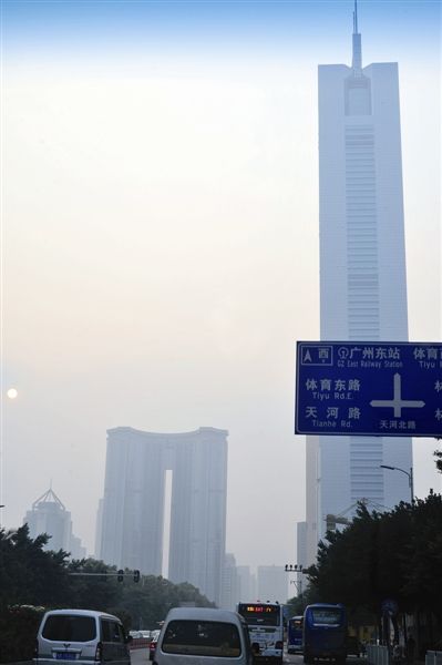 灰霾天氣的主要污染物就包括PM2.5。王輝 攝