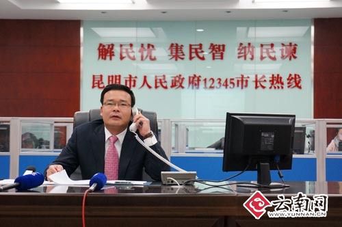 美國訪問學者向昆明副市長建言：中小學生應該學環保知識