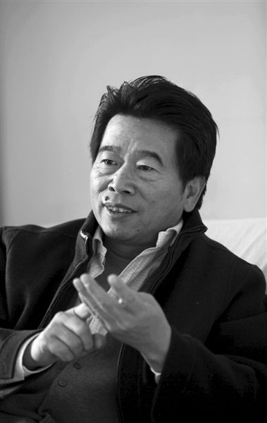 1月11日，杜少中接受本報專訪。本報記者 孫純霞 攝