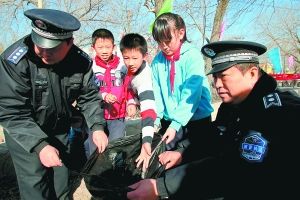 城管給孩子講環保