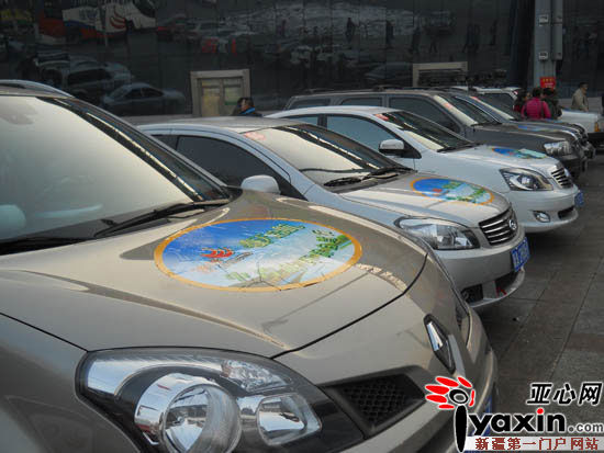 新疆150人自駕前往吐魯番開展環保志愿服務活動