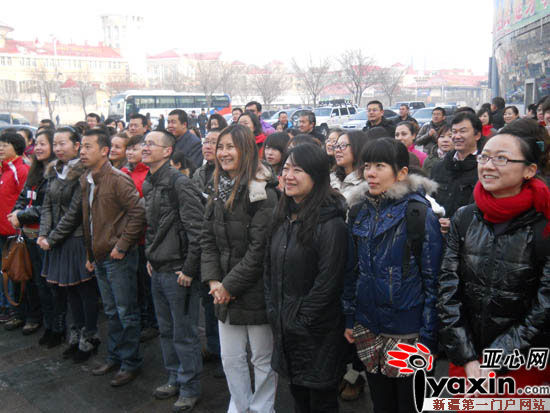 新疆150人自駕前往吐魯番開展環保志愿服務活動