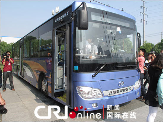 參觀江淮汽車:瞄準未來發展領跑新能源汽車(組圖)