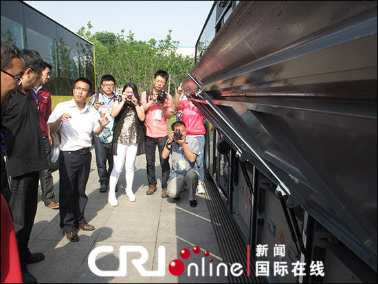 參觀江淮汽車:瞄準未來發展領跑新能源汽車(組圖)