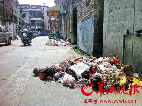 禪城多地垃圾圍村環(huán)保公司稱垃圾車出故障