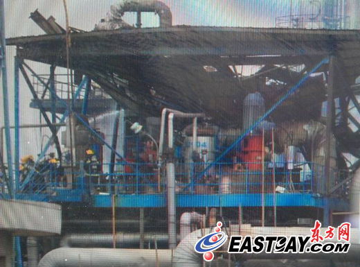 外高橋爆燃化工廠明火已滅共出動50多輛消防車趕赴現場