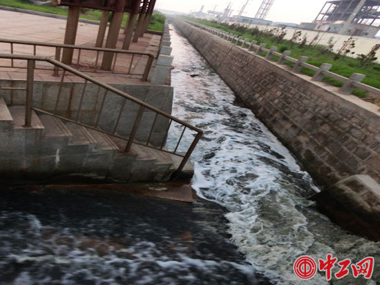 自許為“環境”立區的濱州工業園，近年來卻因北城污水處理廠假道秦臺河排污入海，引發濱州市民投訴頻頻。