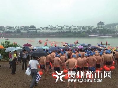宣傳環(huán)保15位環(huán)保局長(zhǎng)帶頭游江