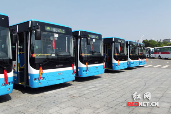 增強(qiáng)線路運(yùn)力長沙萬眾公交新增30臺新能源車