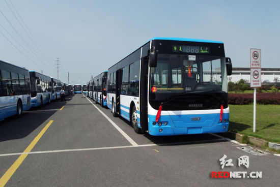 增強(qiáng)線路運(yùn)力長沙萬眾公交新增30臺新能源車